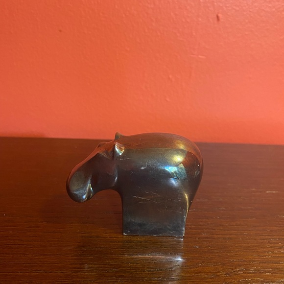 Vintage Sliver Hippo Paperweight - Picture 2 of 6